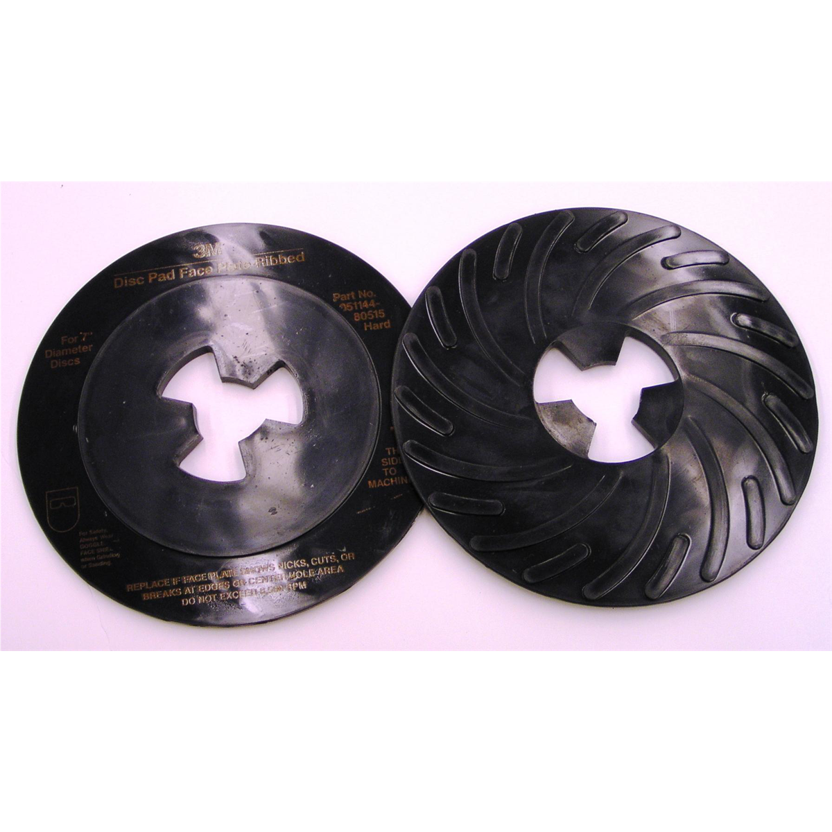 MMM Disc Pad Face Plate Ribbed 80515, 7 in Hard Black, 10 ea/Case